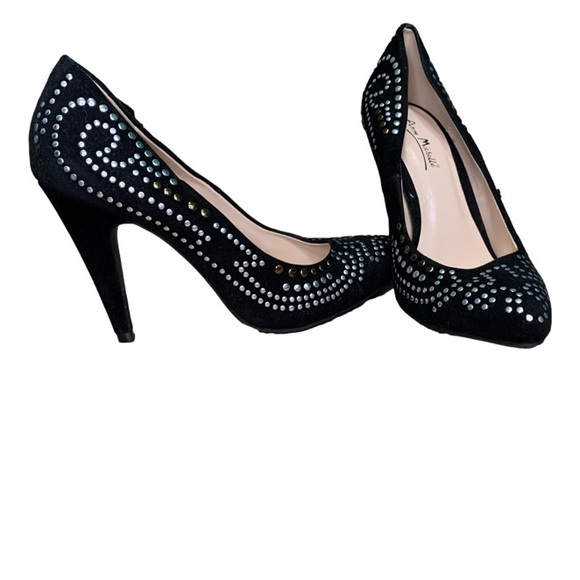 ANNE MICHELLE BLACK METAL EMBELLISHED HEELS SIZE 6 1/2 - Picture 2 of 6